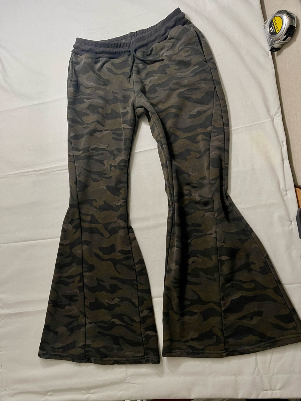 Camo Flared Lounge Pants - Olive & Black